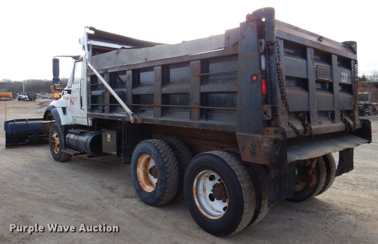 image for item IM9664 2004 International 7600  dump truck