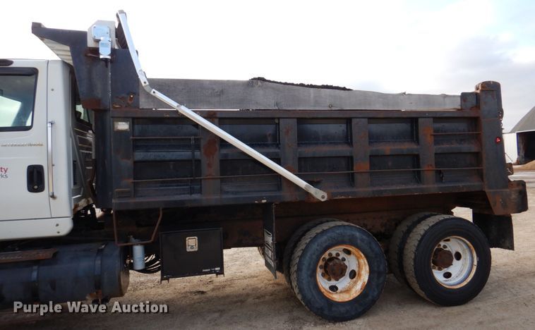 image for item IM9664 2004 International 7600  dump truck