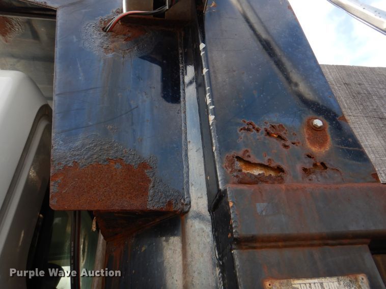 image for item IM9664 2004 International 7600  dump truck