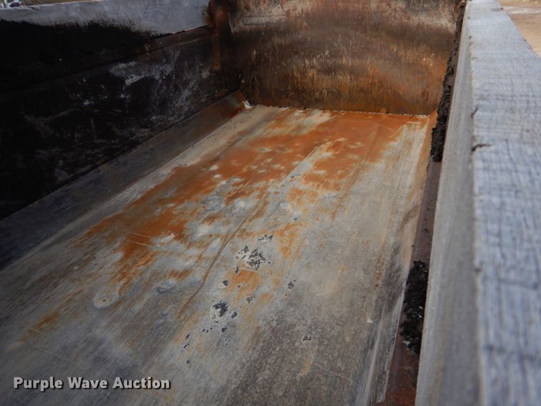 image for item IM9664 2004 International 7600  dump truck