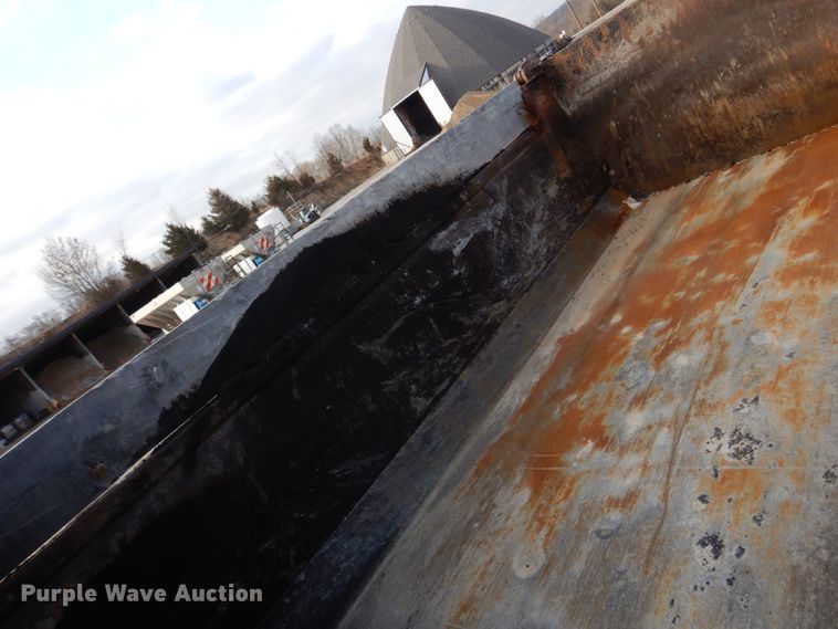 image for item IM9664 2004 International 7600  dump truck