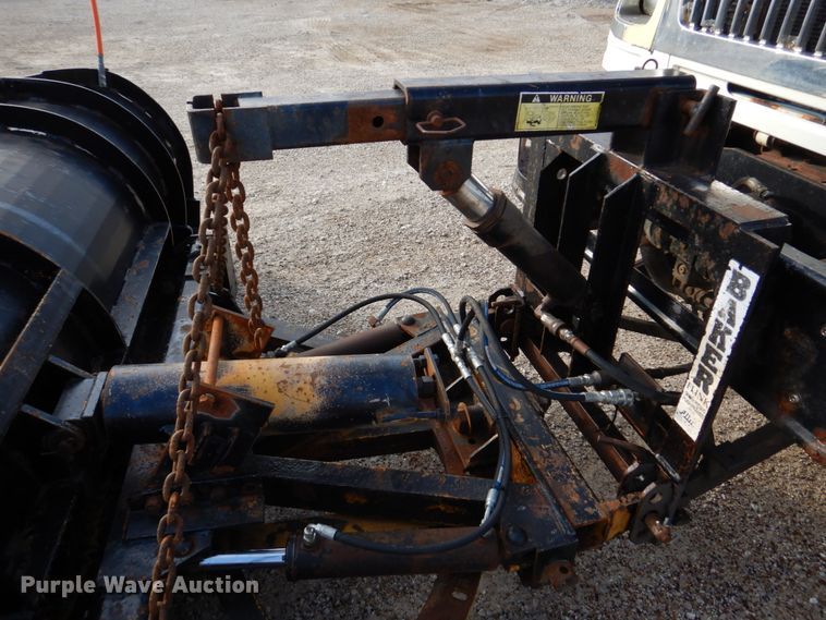 image for item IM9664 2004 International 7600  dump truck