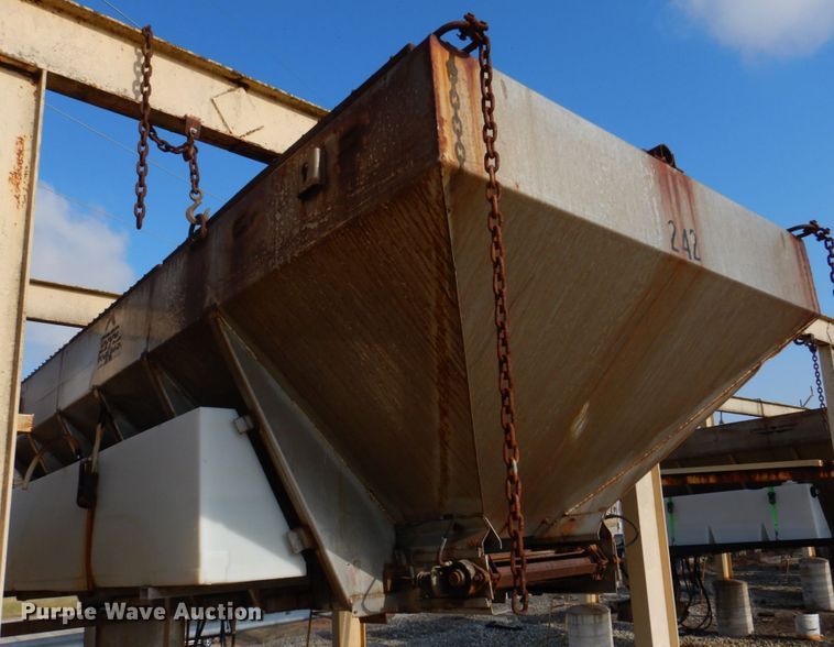 image for item IM9664 2004 International 7600  dump truck