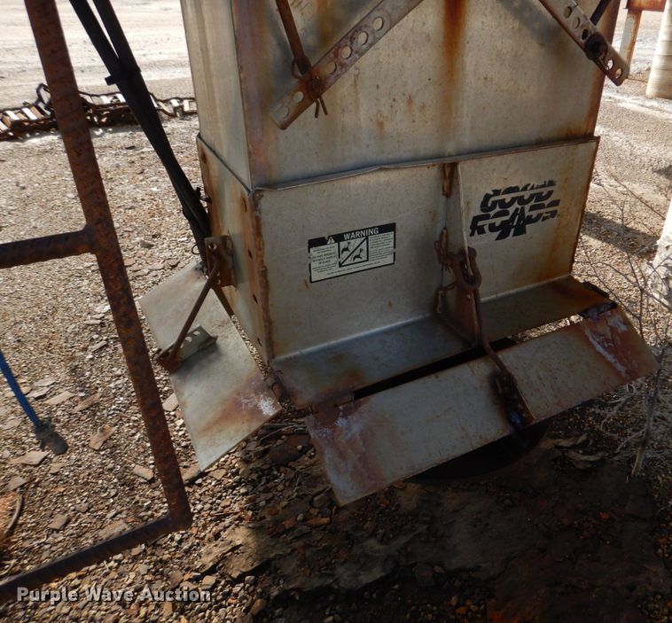 image for item IM9664 2004 International 7600  dump truck