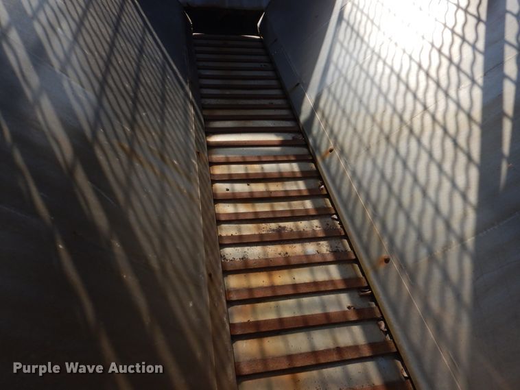 image for item IM9664 2004 International 7600  dump truck