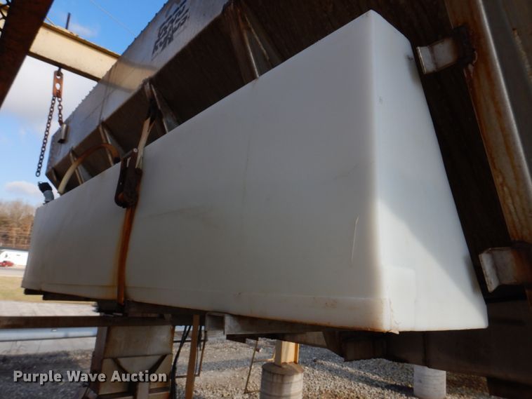 image for item IM9664 2004 International 7600  dump truck