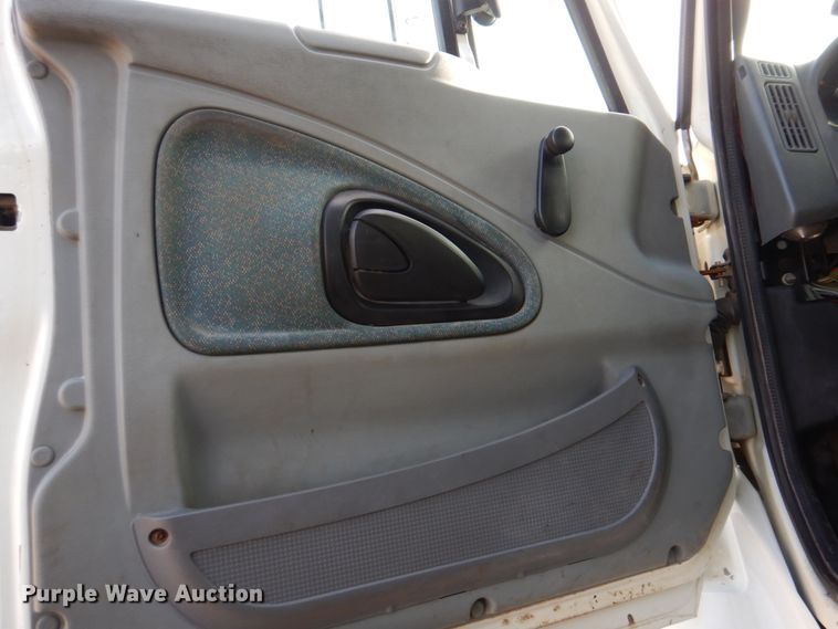 image for item IM9664 2004 International 7600  dump truck