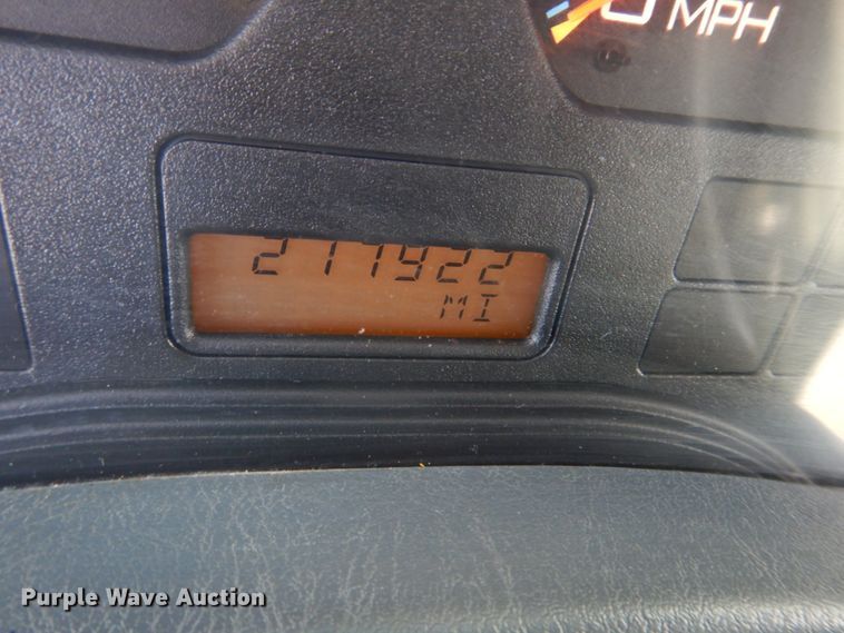 image for item IM9664 2004 International 7600  dump truck