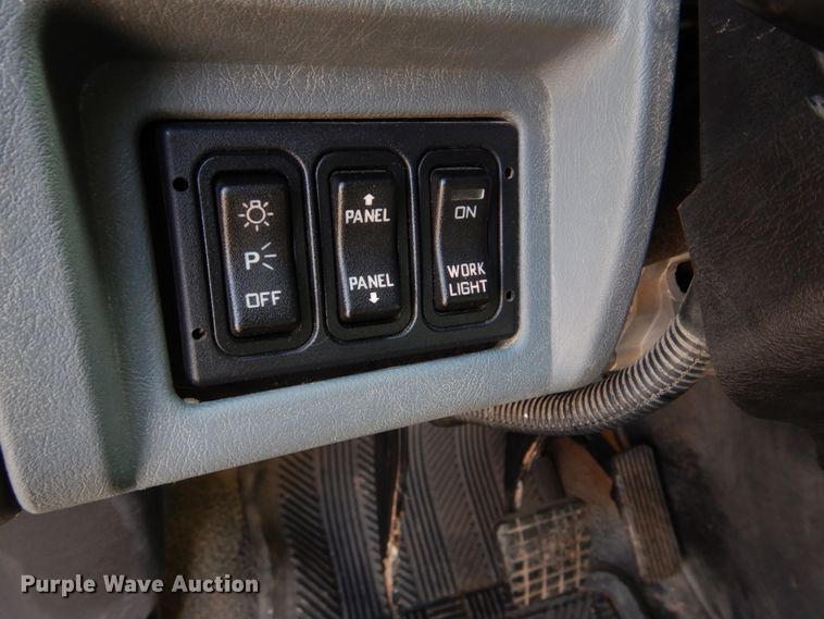 image for item IM9664 2004 International 7600  dump truck