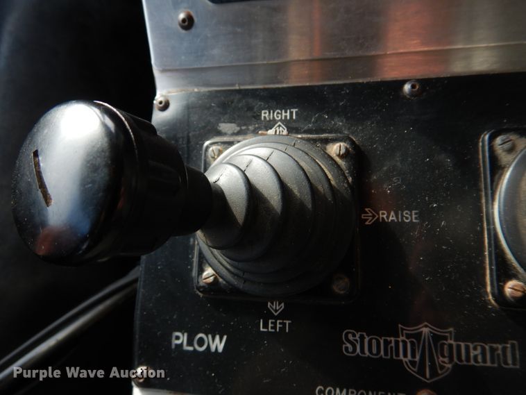 image for item IM9664 2004 International 7600  dump truck