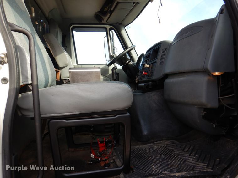 image for item IM9664 2004 International 7600  dump truck