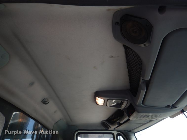 image for item IM9664 2004 International 7600  dump truck