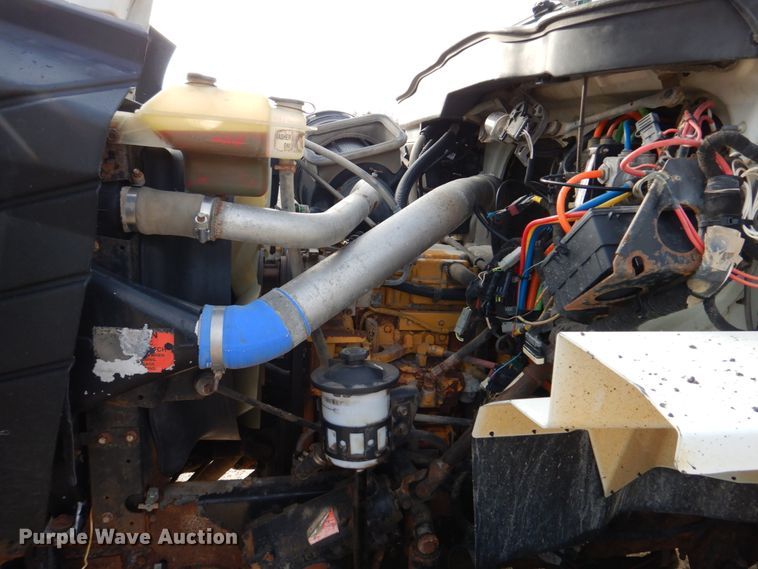 image for item IM9664 2004 International 7600  dump truck