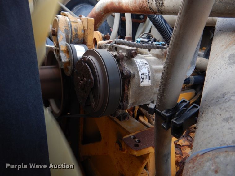 image for item IM9664 2004 International 7600  dump truck