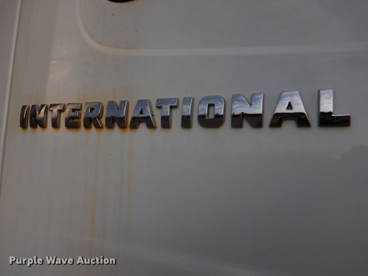 image for item IM9664 2004 International 7600  dump truck