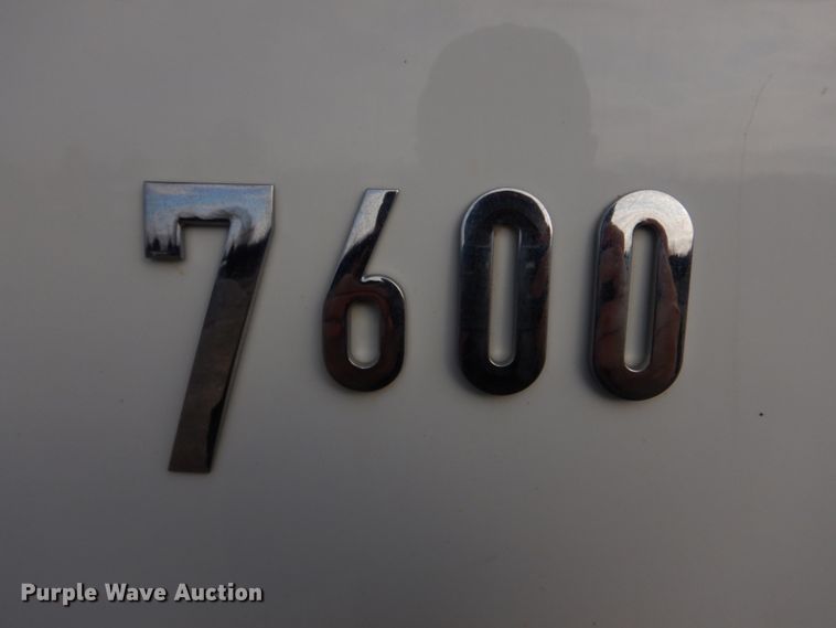 image for item IM9664 2004 International 7600  dump truck