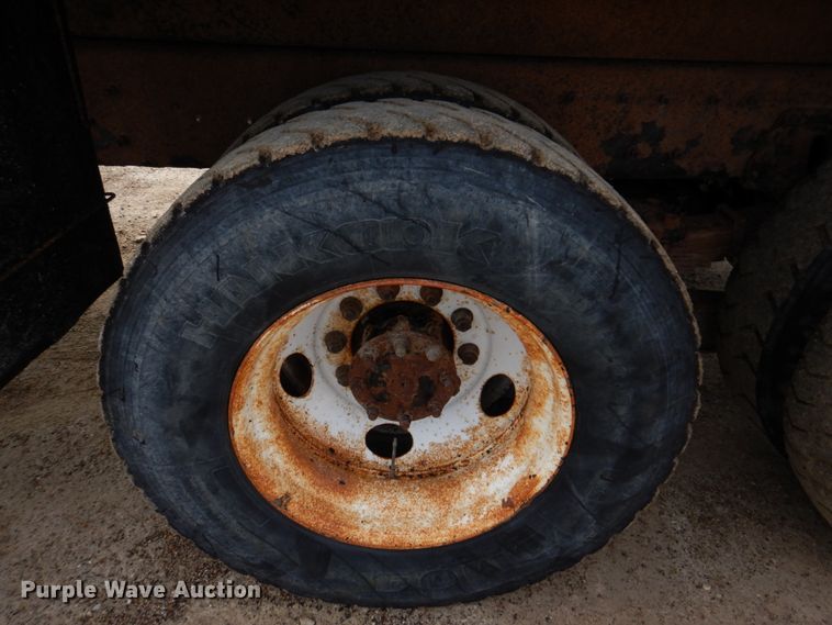 image for item IM9664 2004 International 7600  dump truck