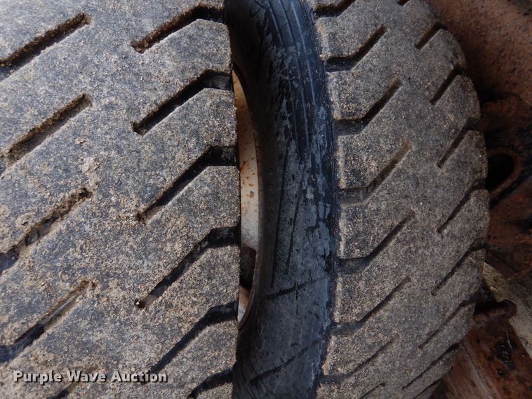 image for item IM9664 2004 International 7600  dump truck