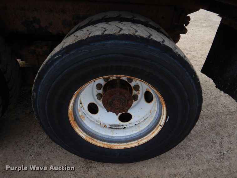 image for item IM9664 2004 International 7600  dump truck