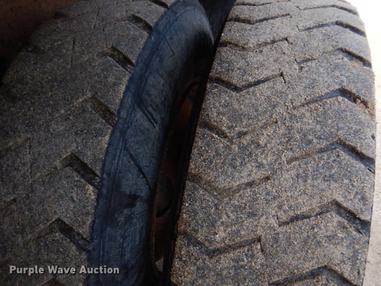 image for item IM9664 2004 International 7600  dump truck