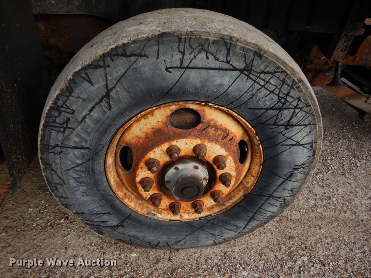 image for item IM9664 2004 International 7600  dump truck