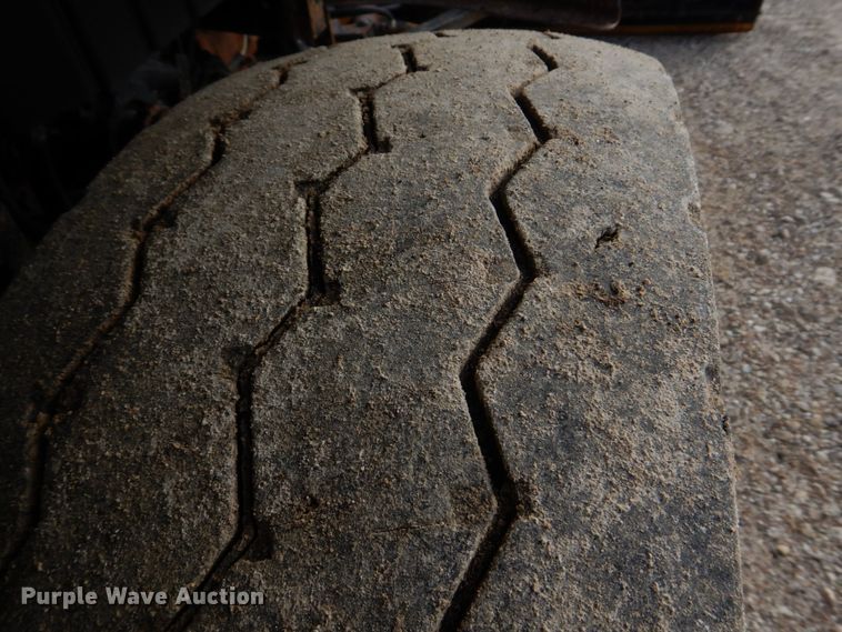 image for item IM9664 2004 International 7600  dump truck