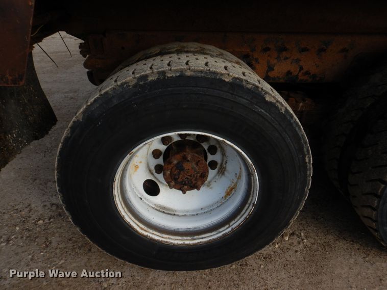 image for item IM9664 2004 International 7600  dump truck