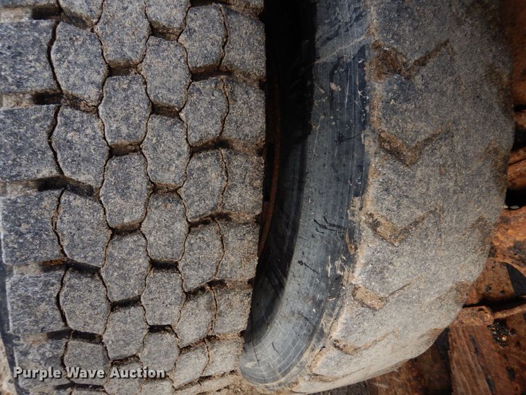 image for item IM9664 2004 International 7600  dump truck