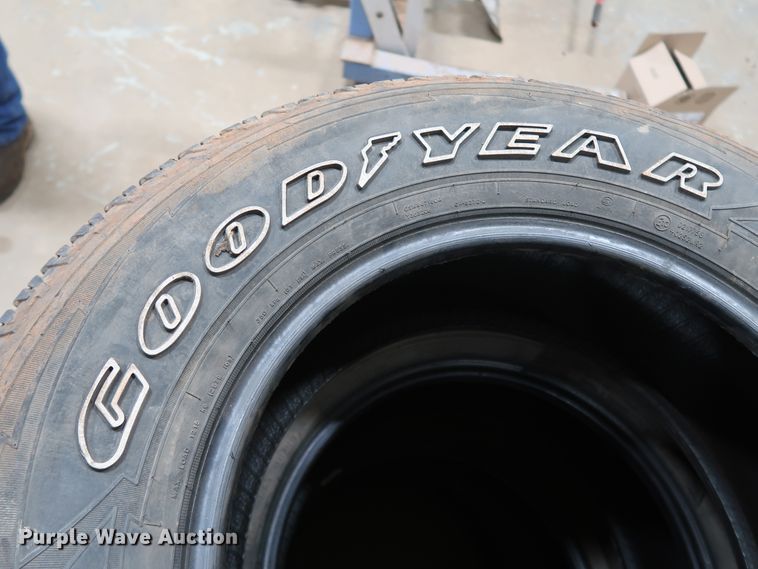 image for item IY9143 (4) Goodyear Wrangler Fortitude HT 265/70R17 tires