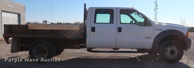 image for item IY9145 2005 Ford F450 Super Duty XL  Crew Cab flatbed truck