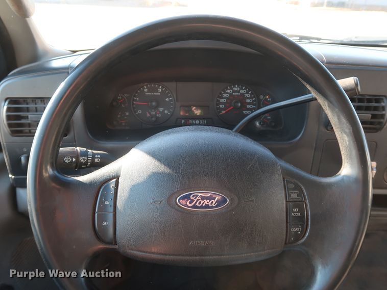 image for item IY9145 2005 Ford F450 Super Duty XL  Crew Cab flatbed truck