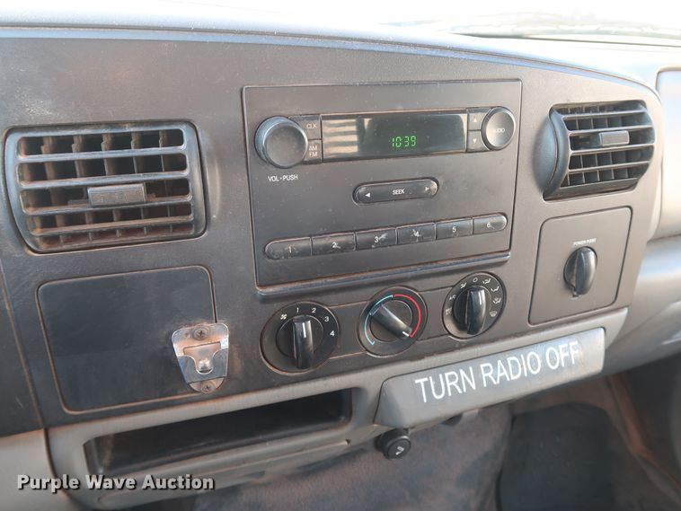 image for item IY9145 2005 Ford F450 Super Duty XL  Crew Cab flatbed truck