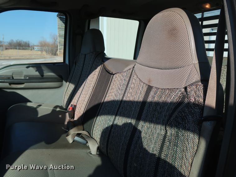 image for item IY9145 2005 Ford F450 Super Duty XL  Crew Cab flatbed truck