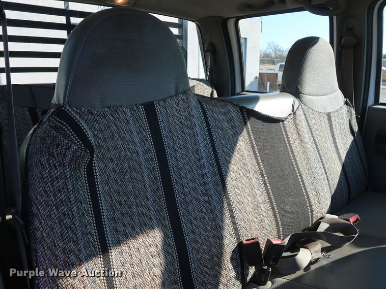 image for item IY9145 2005 Ford F450 Super Duty XL  Crew Cab flatbed truck