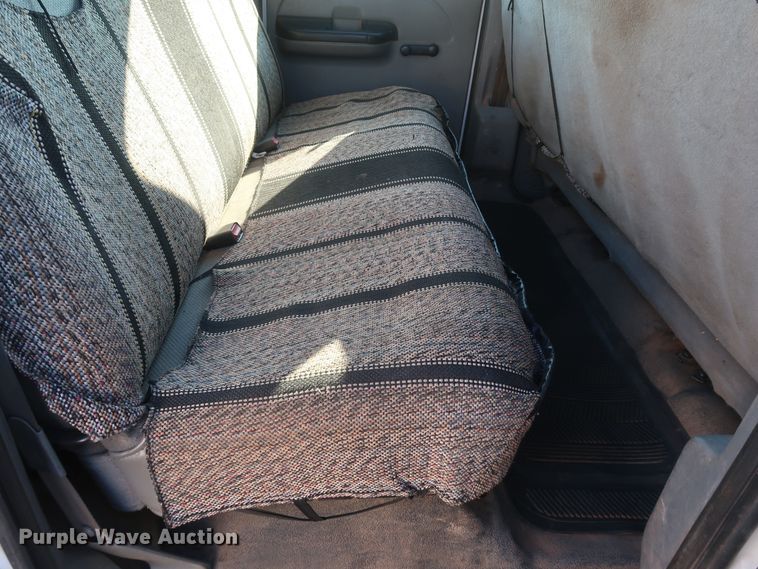 image for item IY9145 2005 Ford F450 Super Duty XL  Crew Cab flatbed truck