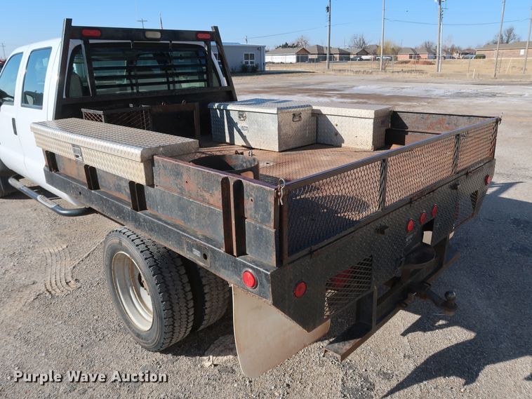 image for item IY9145 2005 Ford F450 Super Duty XL  Crew Cab flatbed truck