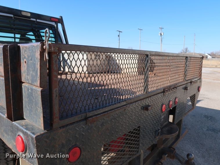 image for item IY9145 2005 Ford F450 Super Duty XL  Crew Cab flatbed truck