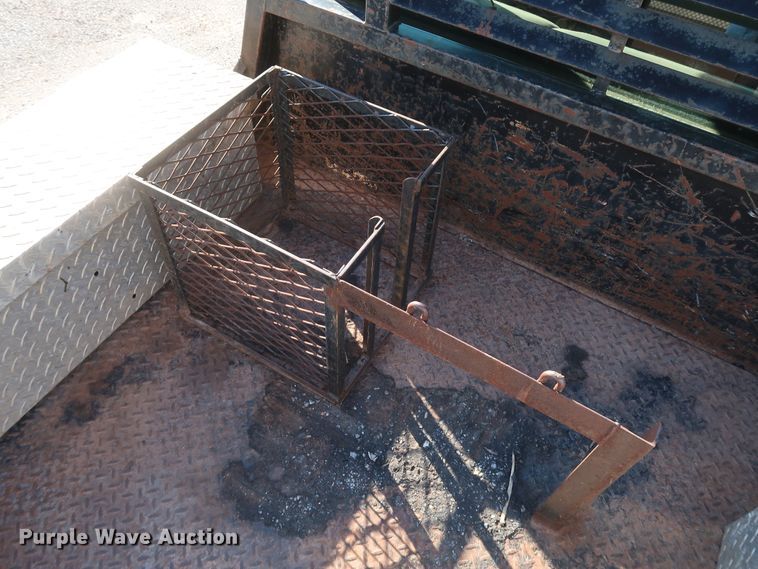 image for item IY9145 2005 Ford F450 Super Duty XL  Crew Cab flatbed truck