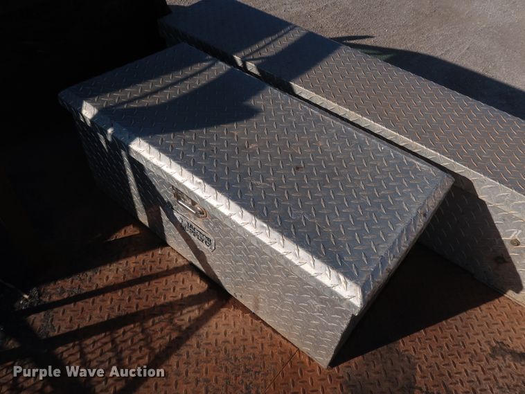 image for item IY9145 2005 Ford F450 Super Duty XL  Crew Cab flatbed truck