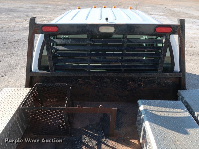 image for item IY9145 2005 Ford F450 Super Duty XL  Crew Cab flatbed truck