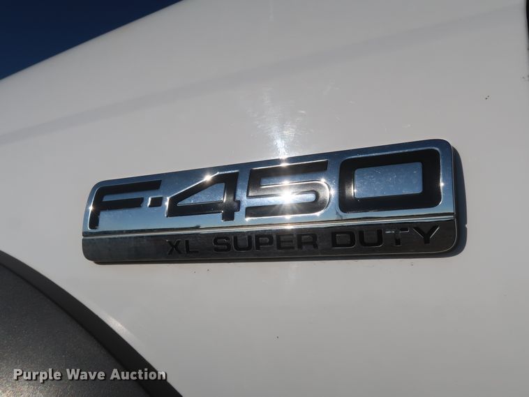 image for item IY9145 2005 Ford F450 Super Duty XL  Crew Cab flatbed truck