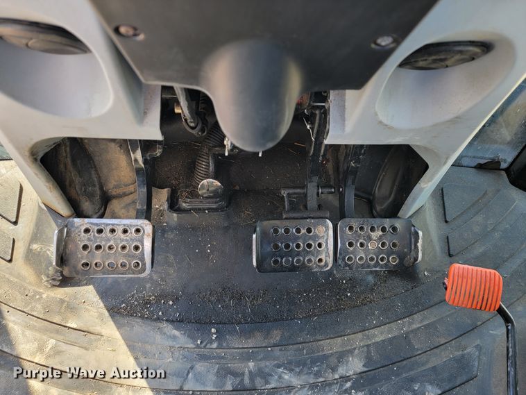 image for item JE9925 New Holland TS6.110  MFWD tractor