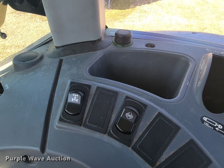 image for item JE9925 New Holland TS6.110  MFWD tractor