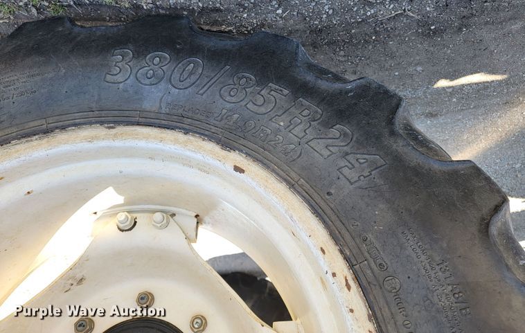 image for item JE9925 New Holland TS6.110  MFWD tractor