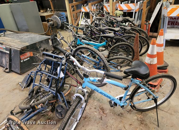 image for item JG9192 Approximately 15 bicycles