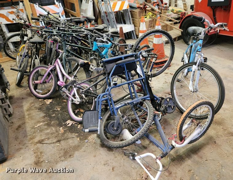image for item JG9192 Approximately 15 bicycles