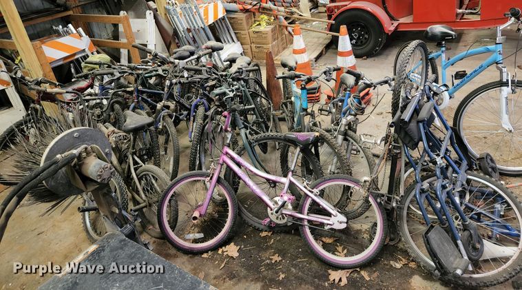 image for item JG9192 Approximately 15 bicycles