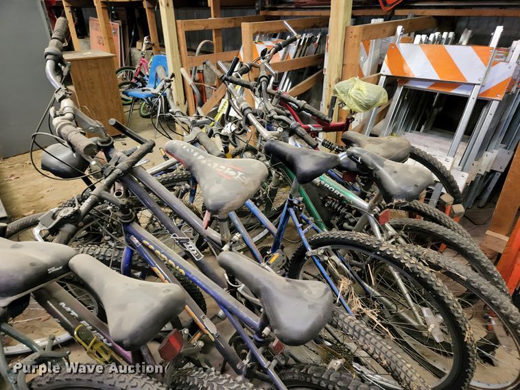 image for item JG9192 Approximately 15 bicycles