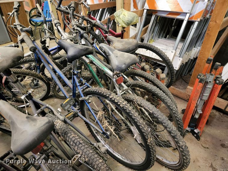 image for item JG9192 Approximately 15 bicycles