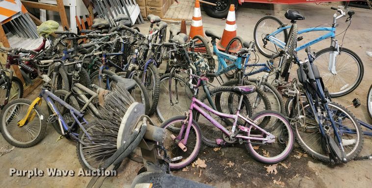 image for item JG9192 Approximately 15 bicycles